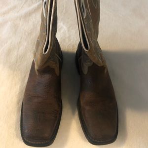 Arita size 10.5EE soft toe western work boots